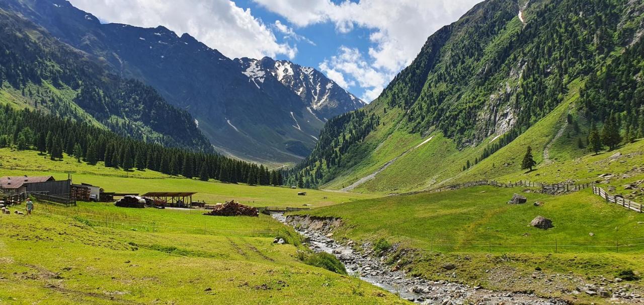 Gaestehaus Landhaus Tyrol Gries im Sellrain Exterior foto
