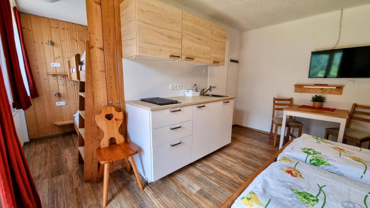 Gaestehaus Landhaus Tyrol Gries im Sellrain Exterior foto