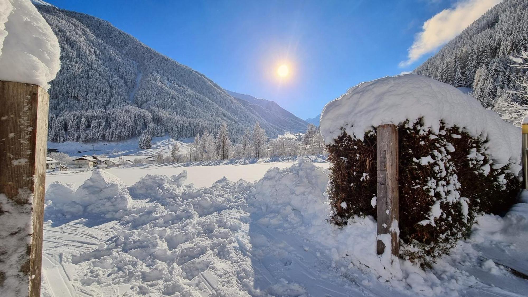 Gastehaus Landhaus Tyrol Hotel Gries im Sellrain Exterior foto