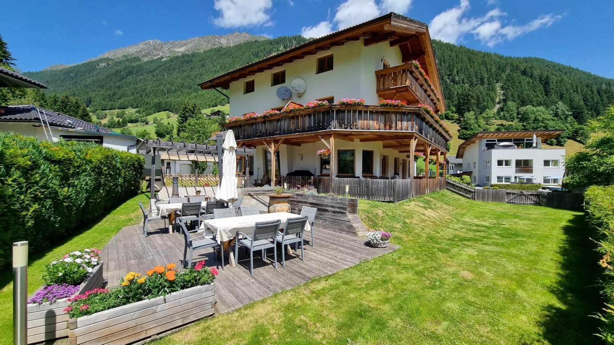 Gaestehaus Landhaus Tyrol Gries im Sellrain Exterior foto