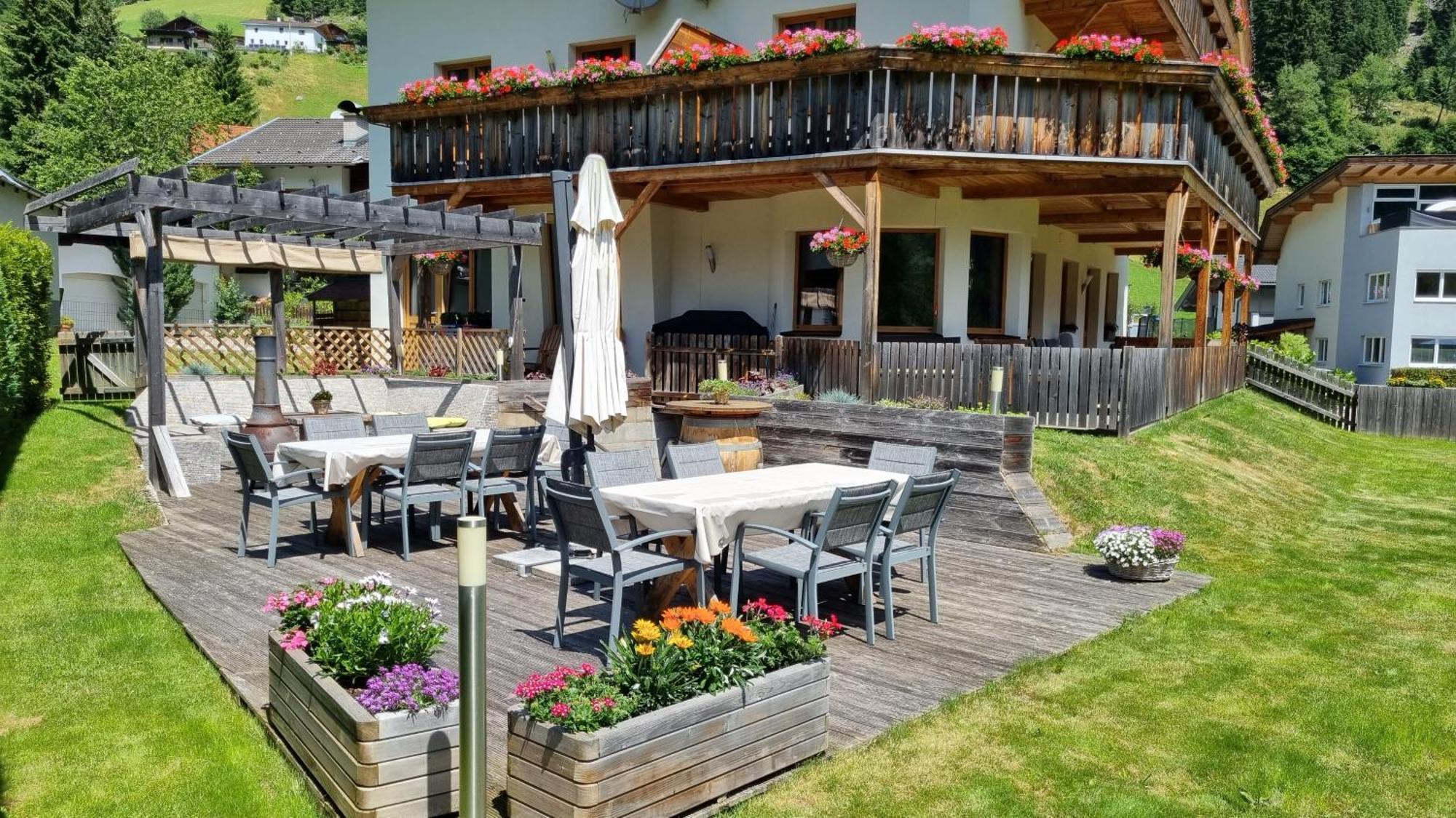 Gastehaus Landhaus Tyrol Hotel Gries im Sellrain Exterior foto