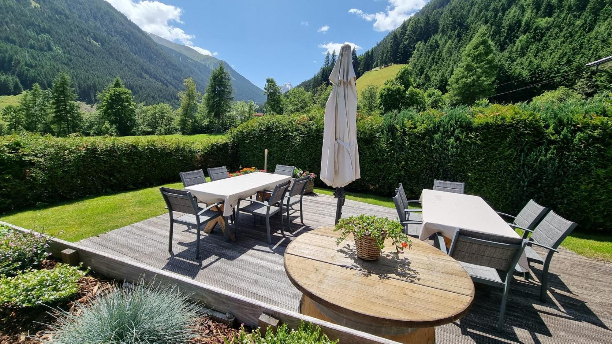 Gaestehaus Landhaus Tyrol Gries im Sellrain Exterior foto