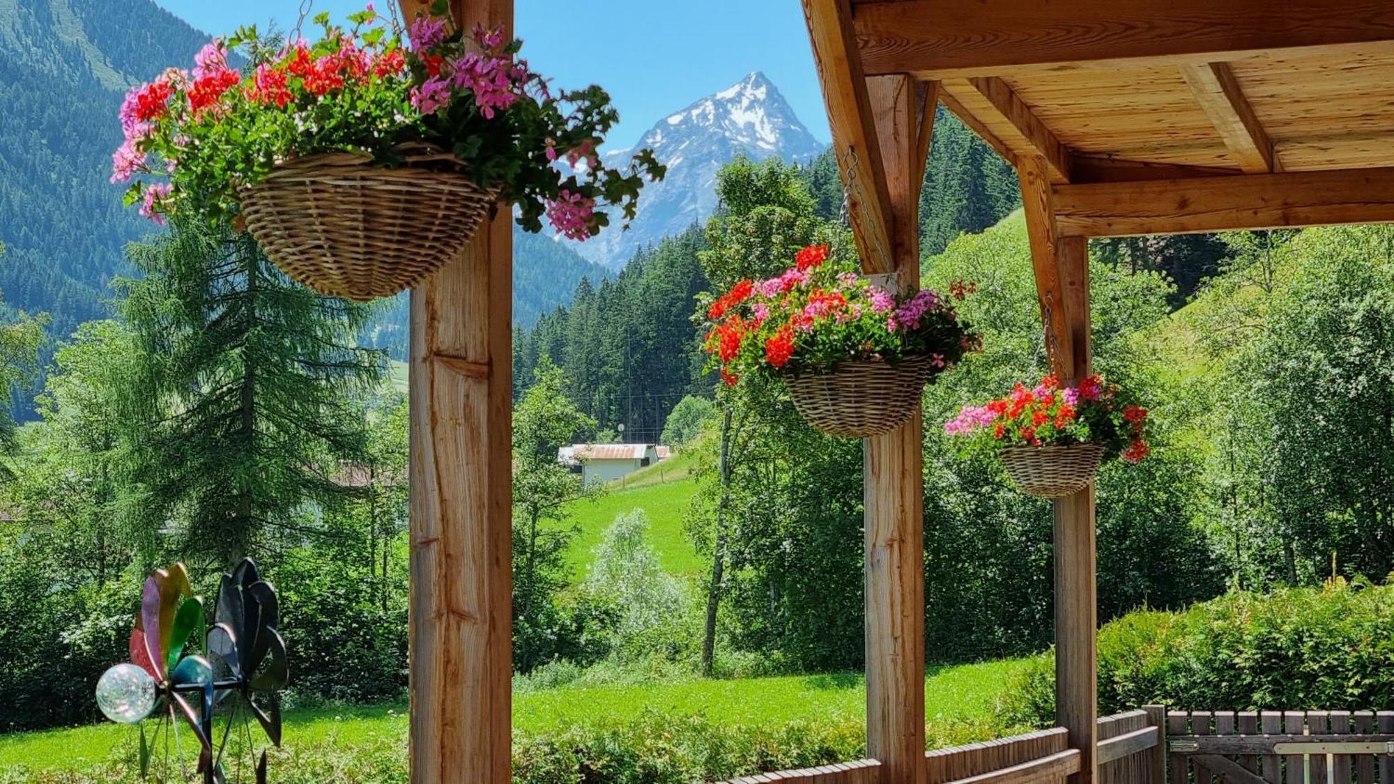 Gaestehaus Landhaus Tyrol Gries im Sellrain Exterior foto