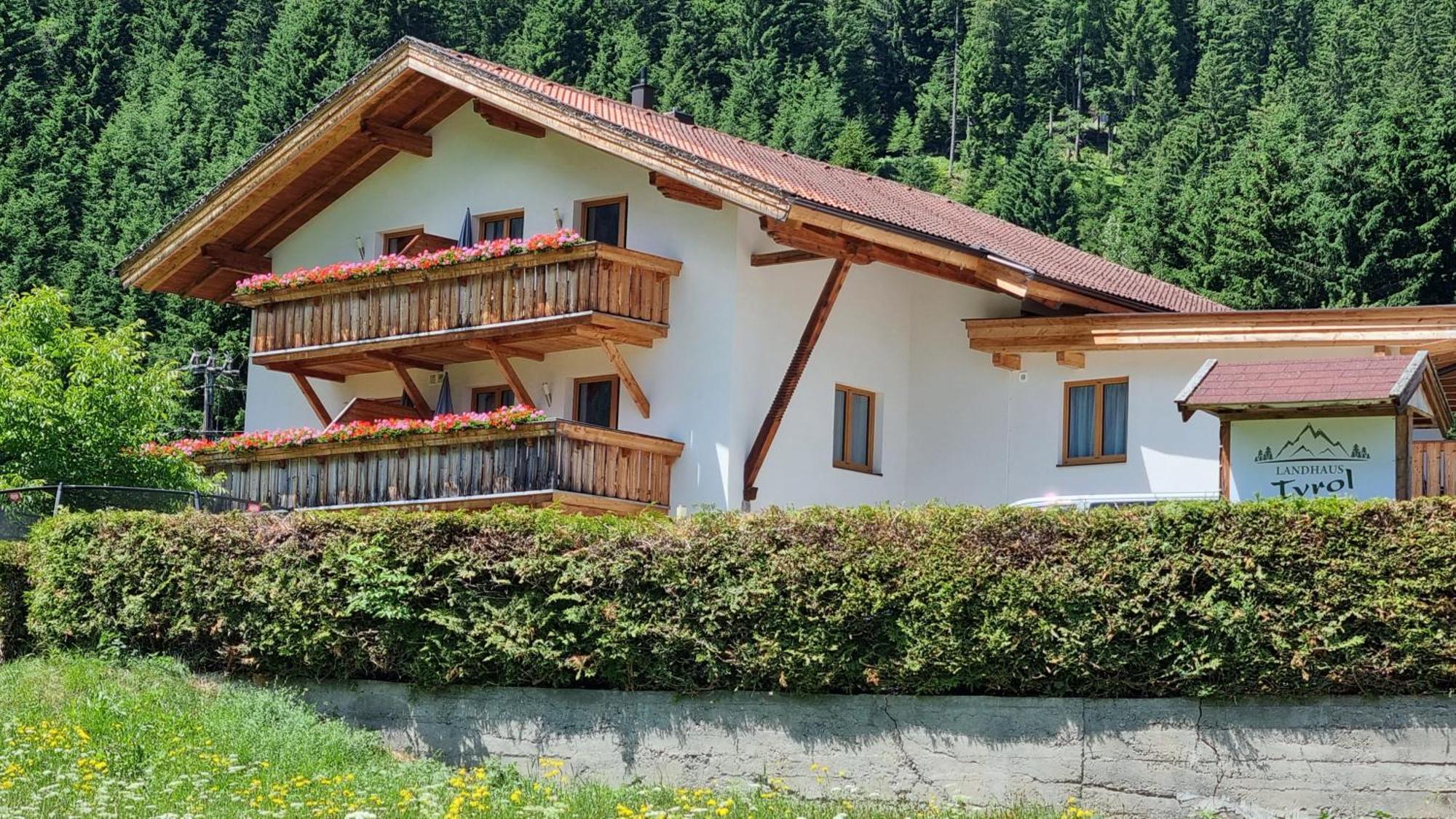 Gaestehaus Landhaus Tyrol Gries im Sellrain Exterior foto