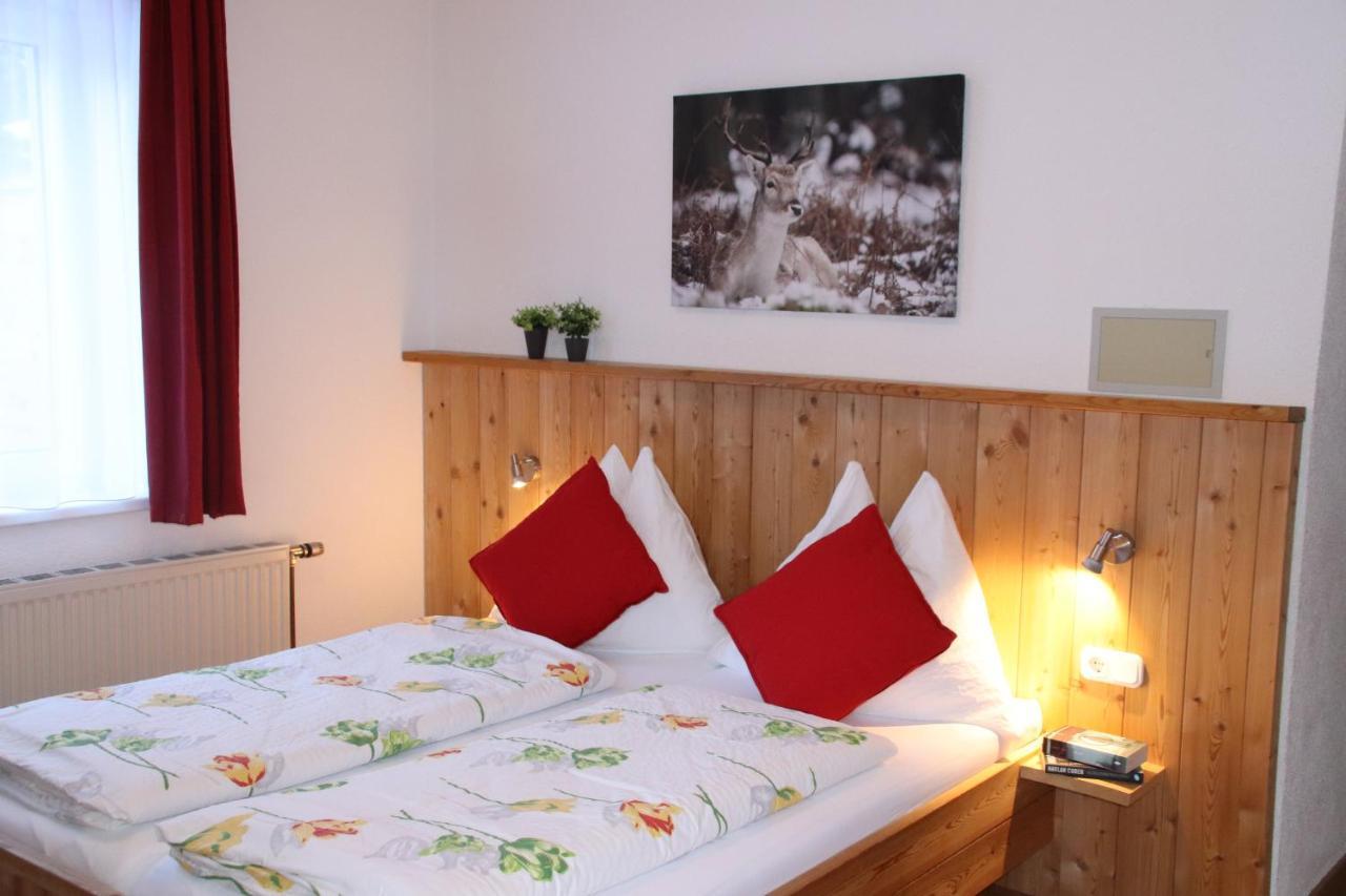 Gaestehaus Landhaus Tyrol Gries im Sellrain Exterior foto